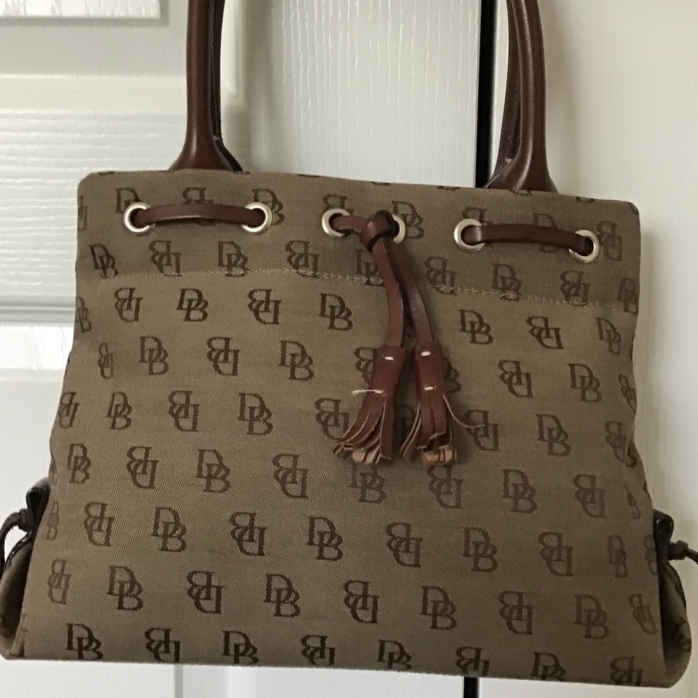 DOONEY & BOURKE MINI TASSEL LOGO HANDBAG